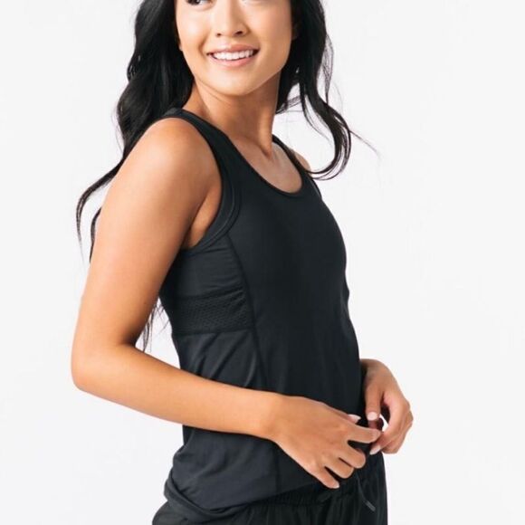ZYIA Black Distance Zipper Tank. - Picture 1 of 6